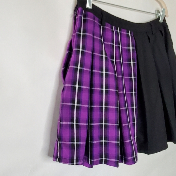 Hot Topic Color Blocked Pleated Skirt Size L Purple Plaid Mini with Pockets - Picture 3 of 9